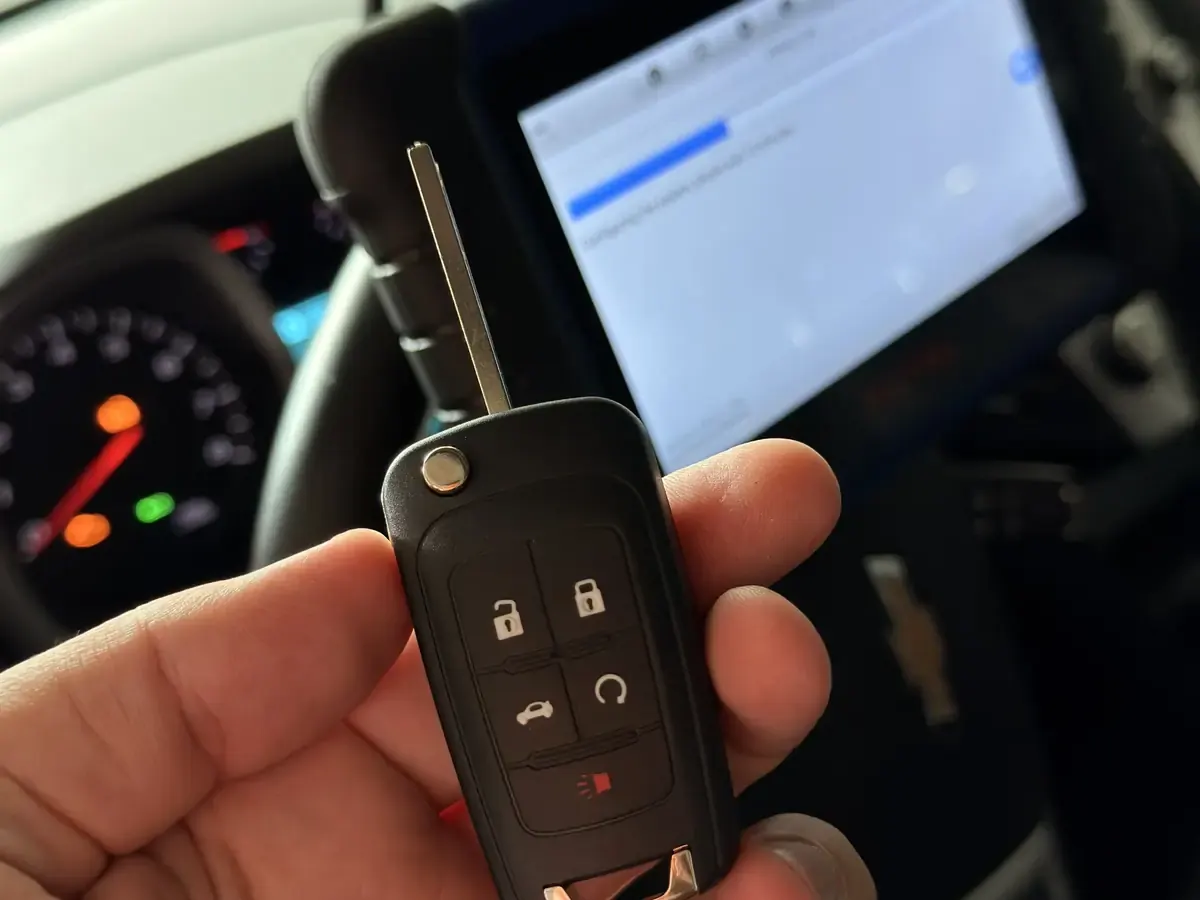Car key programming with diagnostic scanner in Florida — transponder key service — Locksmith Auto